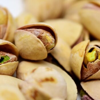 pistachios-3223605_1280