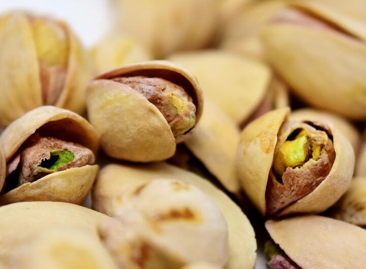 pistachios-3223605_1280